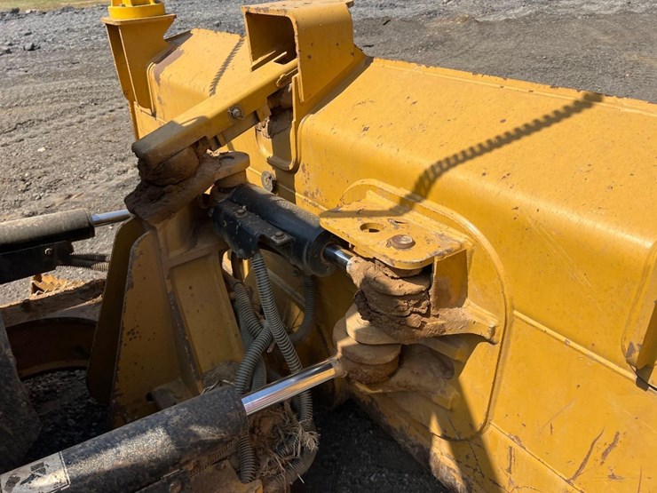 2016-caterpillar-d5k2-xl-image-19