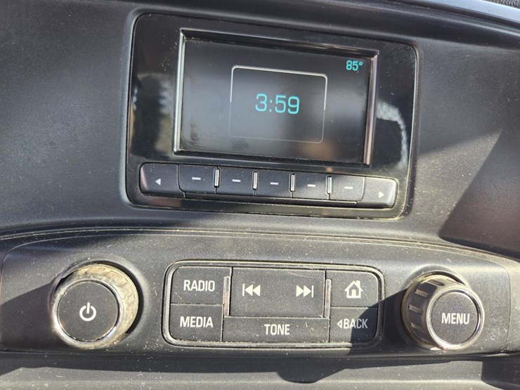 2015-chevrolet-3500-image-52
