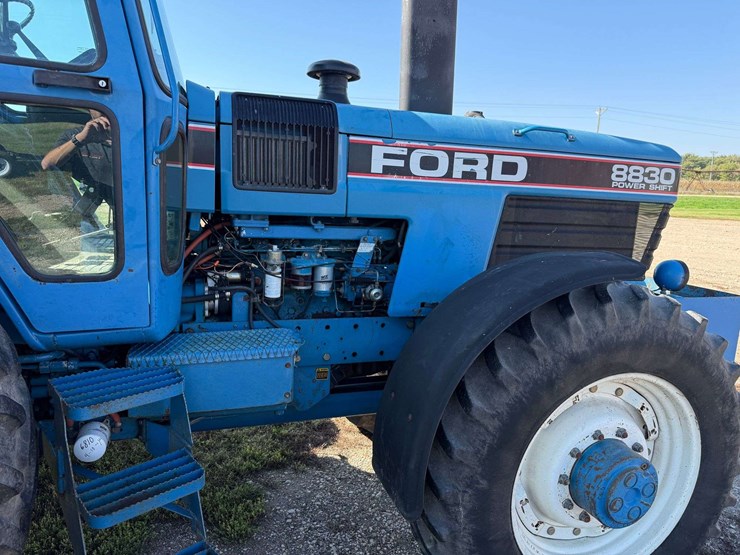 1993-ford-8830-image-38