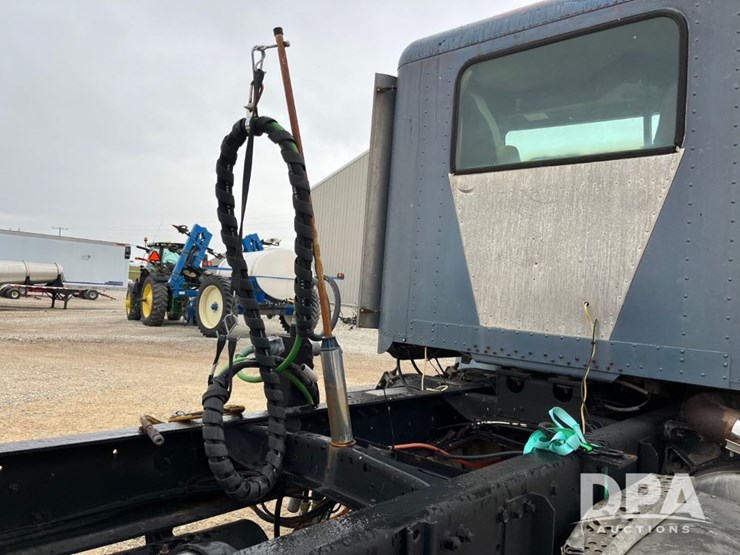 1989-freightliner-day-cab-truck-(jn0784,-unit-06815)-image-32