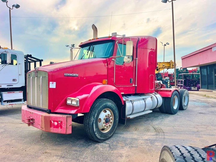 2009-kenworth-t800-image-1
