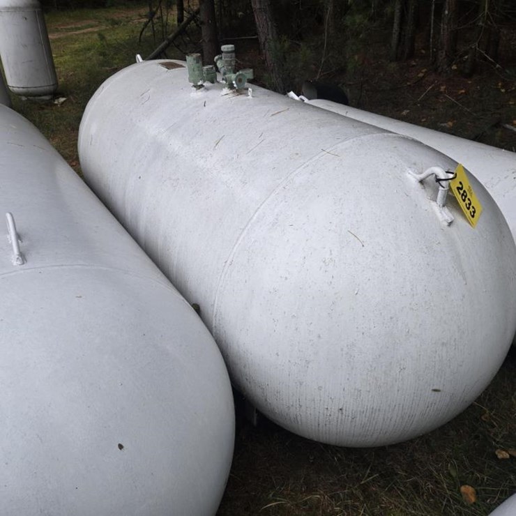 #2833 • Delta 500 Gallon LP Tank
