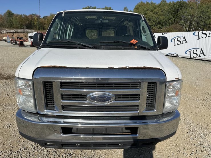 2013-ford-cargo-image-8