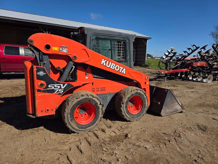 2019-kubota-ssv75-image-3
