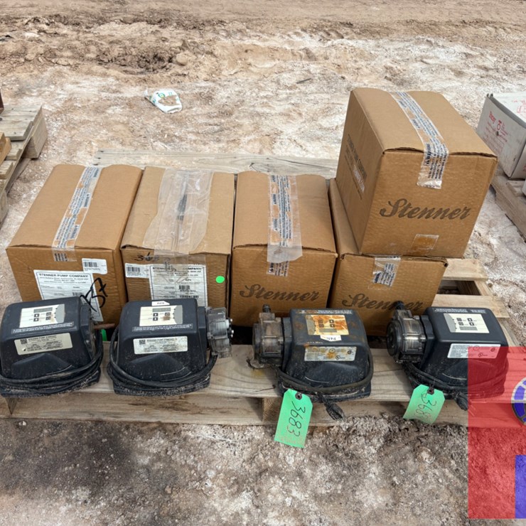 (10) UNUSED STENNER MODEL S3402 & SCP4 CHEMICAL PUMPS