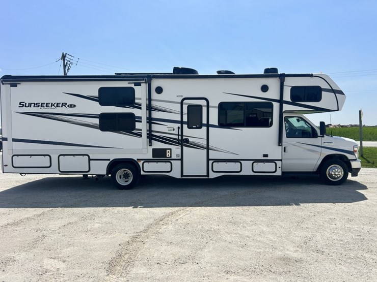 2023-ford-e450-image-6