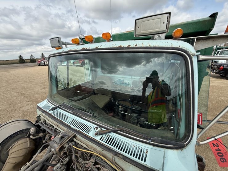 1995-ford-l9000-image-66
