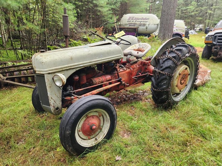 ford-tractor-image-1