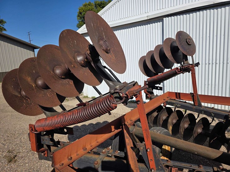 ih-470-tandem-disk,-manual-fold-wings,-9.5l-14-tires-on-6-bolt-rims,-hydraulic-lift,-rear-hitch,-dis-image-20
