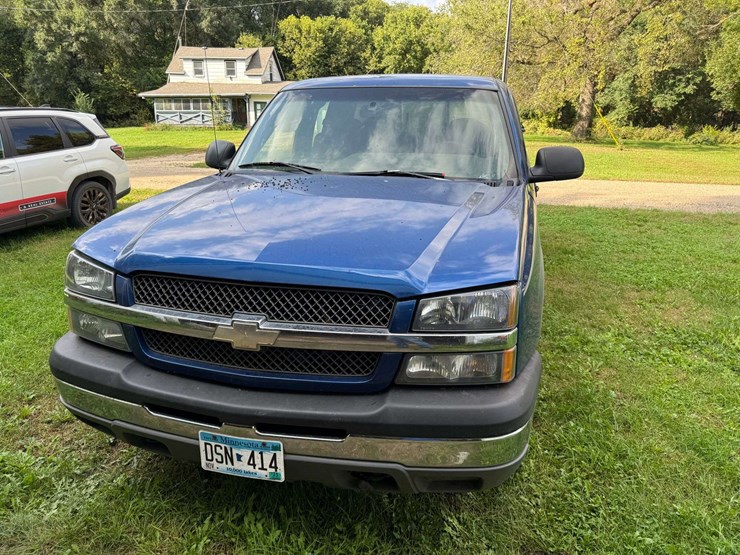 2003-chevrolet-extended-cab-pickup-with-topper,-4x4,-261,233-miles,-v8,-automatic-transmission,-per-image-3
