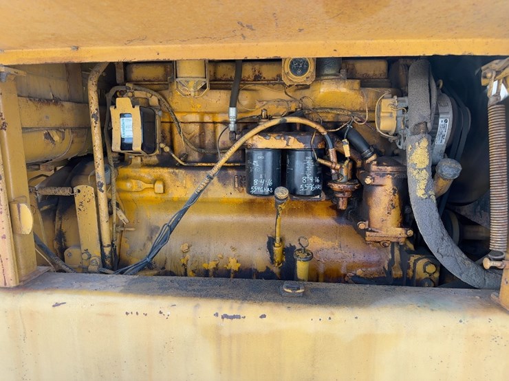 1982-deere-670a-image-20