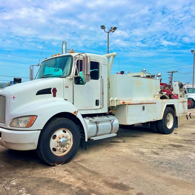 2010 KENWORTH T370