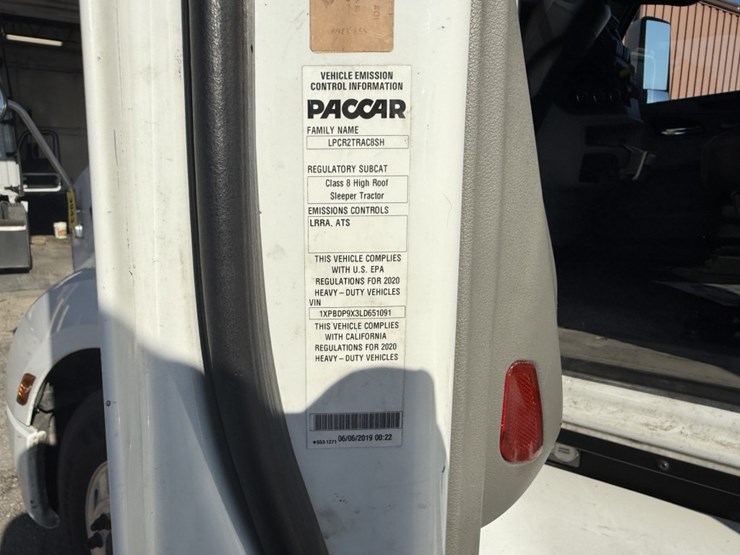 2020-peterbilt-579-image-71