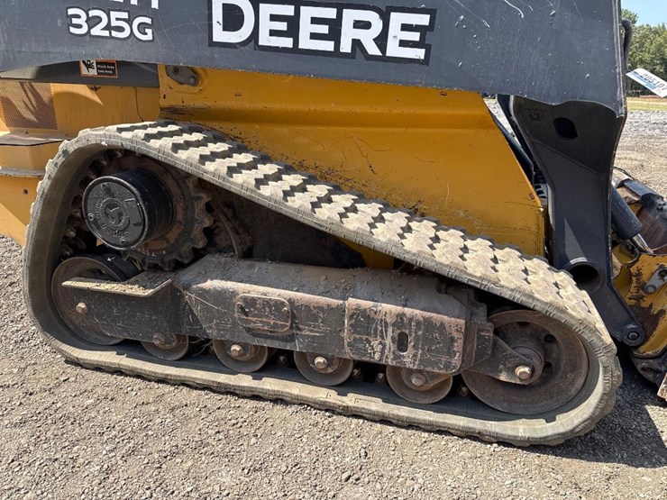 2019-deere-325g-image-13