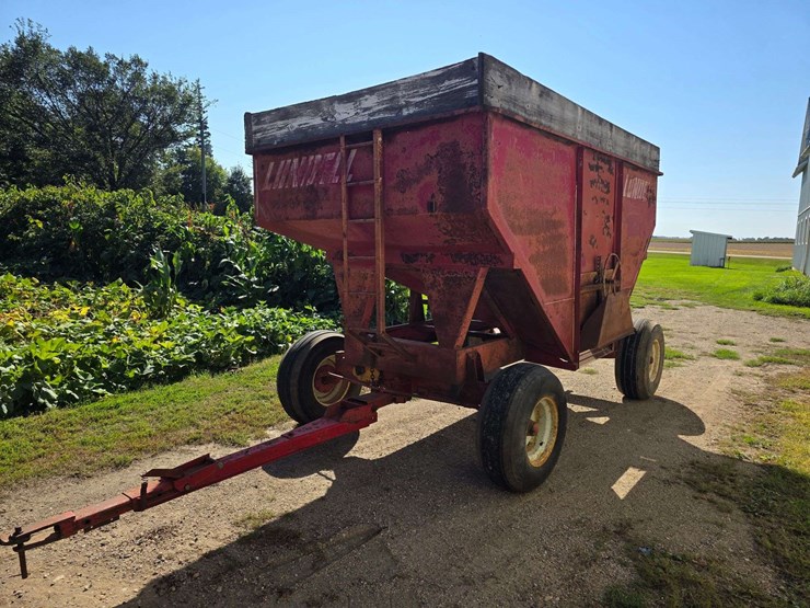 lundell-gravity-box-on-balzer-running-gear,-12.5l-16-tires-on-8-bolt-rims,-front-and-rear-ladder,-ex-image-1