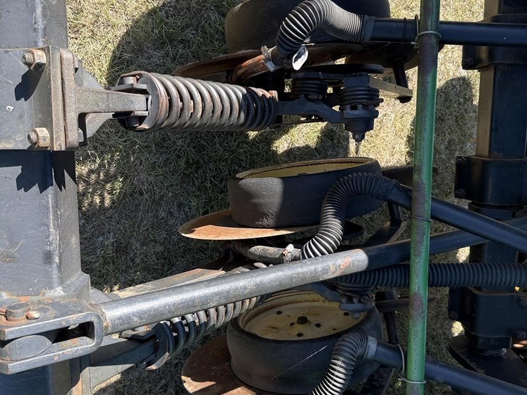 john-deere-750-image-9