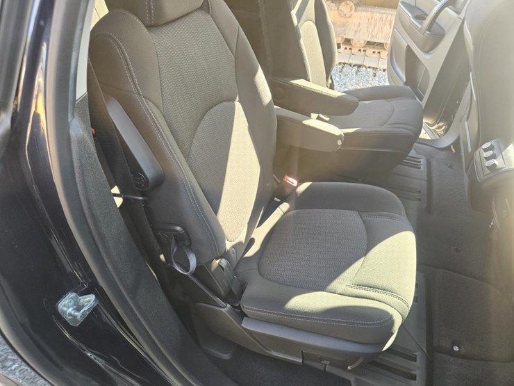 2016-chevrolet-traverse-image-30
