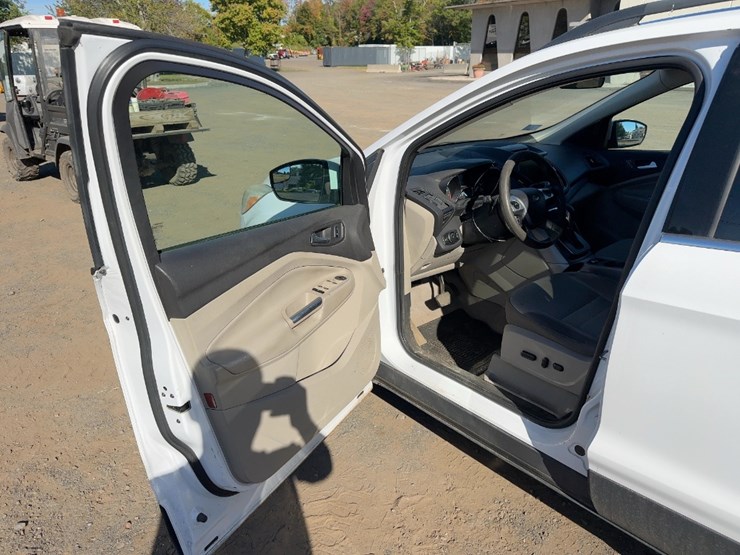 2014-ford-escape-se-image-15
