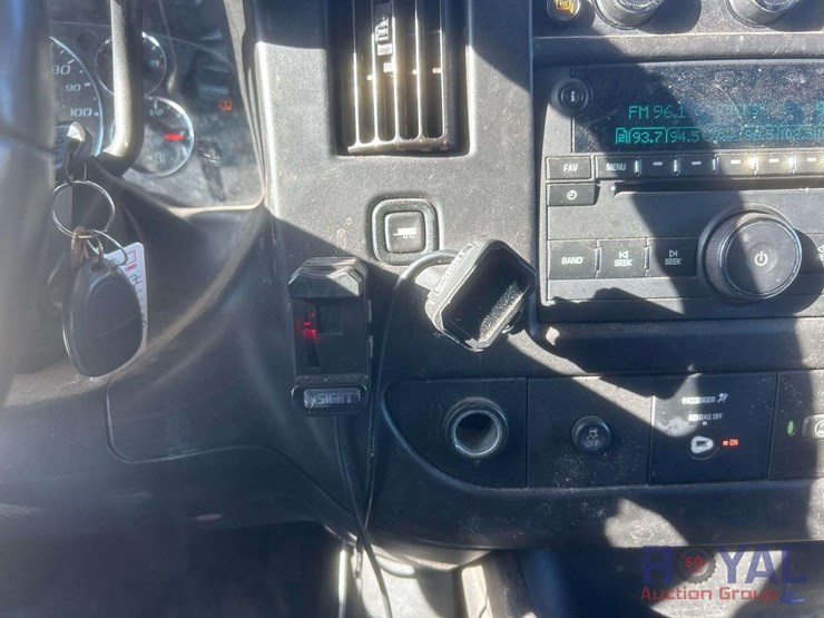 2019-chevrolet-express-2500-image-16