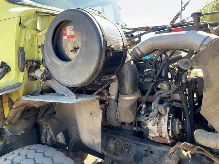 1995-ford-l9000-image-11