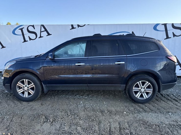 2016-chevrolet-traverse-image-2