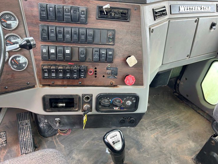 2013-western-star-4900-image-32