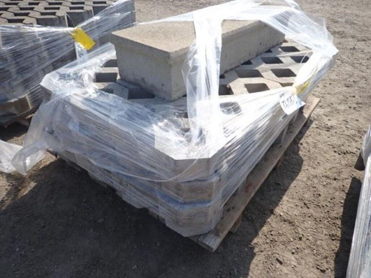 qty-of-(8)-skids-of-turfstone-pavers-&-decor-stone-image-13