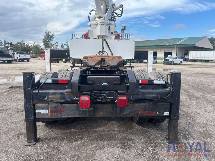 2011-mack-gu713-granite-cooper-tm-1882-18-ton-crane-truck-image-29