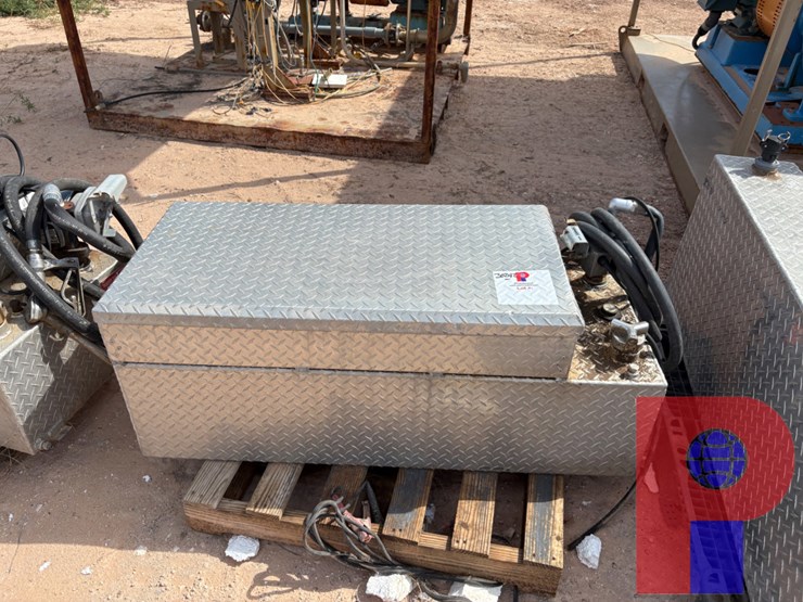 rds-51-gallon-fuel-transfer-tank/-toolbox-combo-w/-transfer-pump-&-hose-image-2