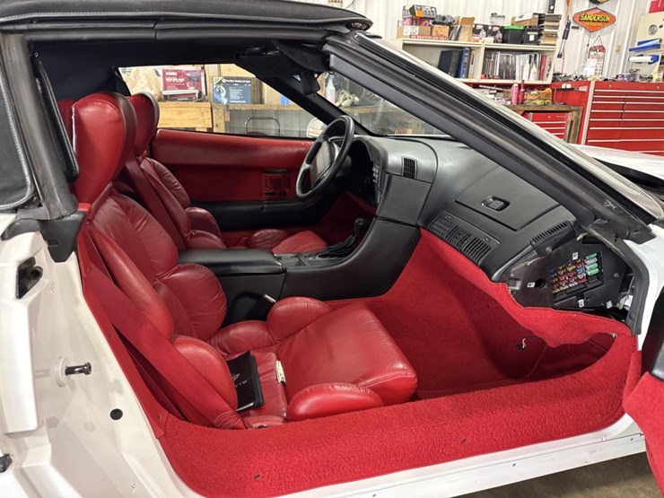 #1399-•-1990-chevrolet-corvette-convertible-car-image-35