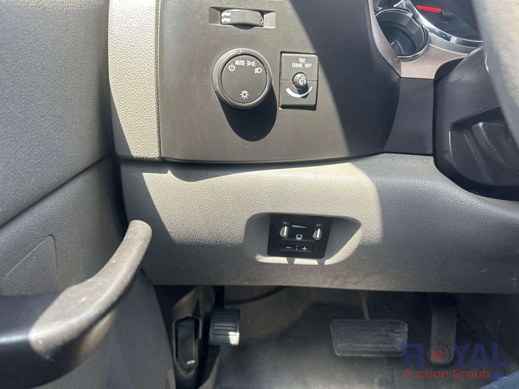 2012-chevrolet-silverado-3500-image-18