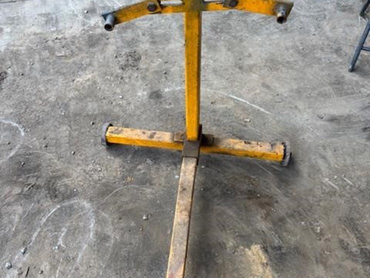 3-wheel-engine-stand-image-3