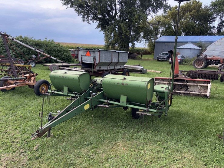 john-deere-494a-4r38”-planter,-markers,-fert-boxes,-autolube-greaser,-works,-*must-be-removed-in-10-image-1