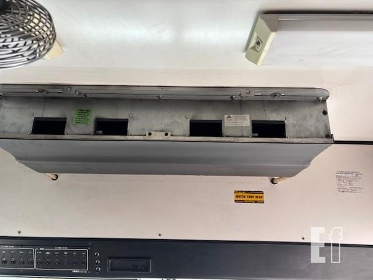 2012-freightliner-mt45-image-11