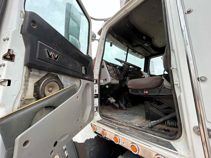 2013-western-star-4900-image-24