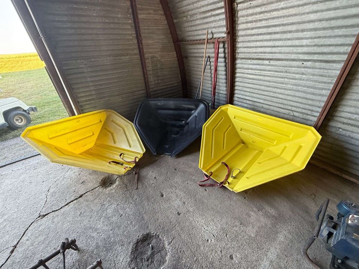 (3)-grain-hoppers,-2-–-westfield-and-1-–-unknown,-buying-all-for-one-money-image-5