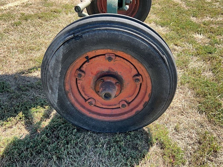 oliver-70-image-23
