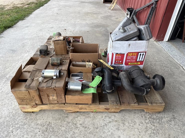 #2579-•-misc.-unused-lawn-mower-parts-image-1