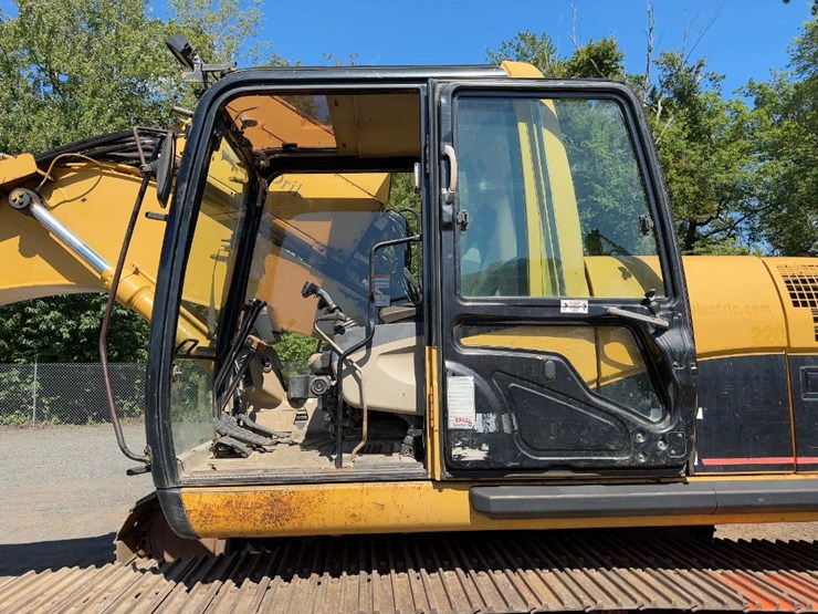 2004-caterpillar-320cl-hydraulic-drill-rig-image-33