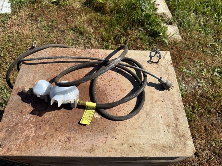 lb-white-heater,-with-regulator,-in-working-condition.-this-item-is-located-in-south-dakota,-therefo-image-3