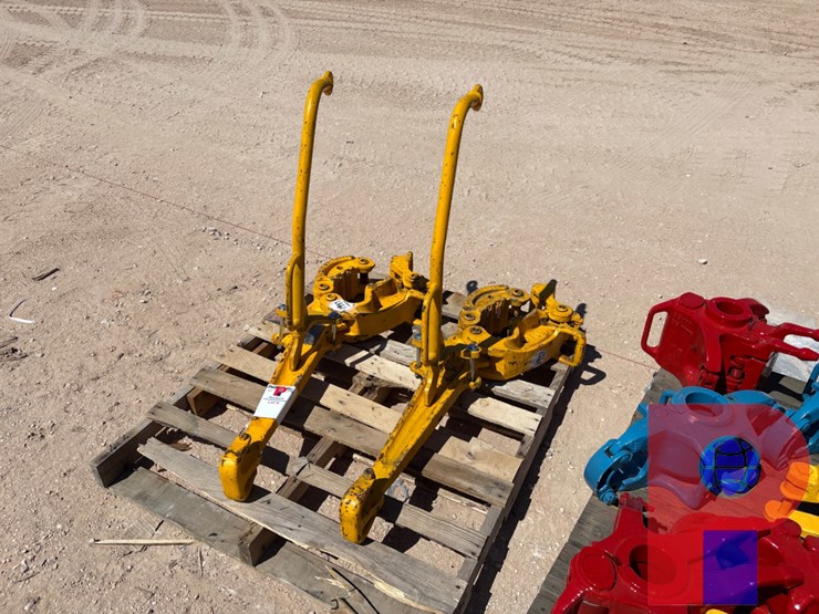 (2)-web-wilson-type-c-manual-tongs-image-1