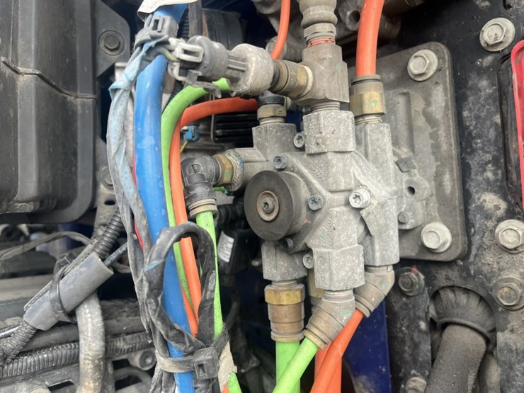 2020-kenworth-t680-image-15