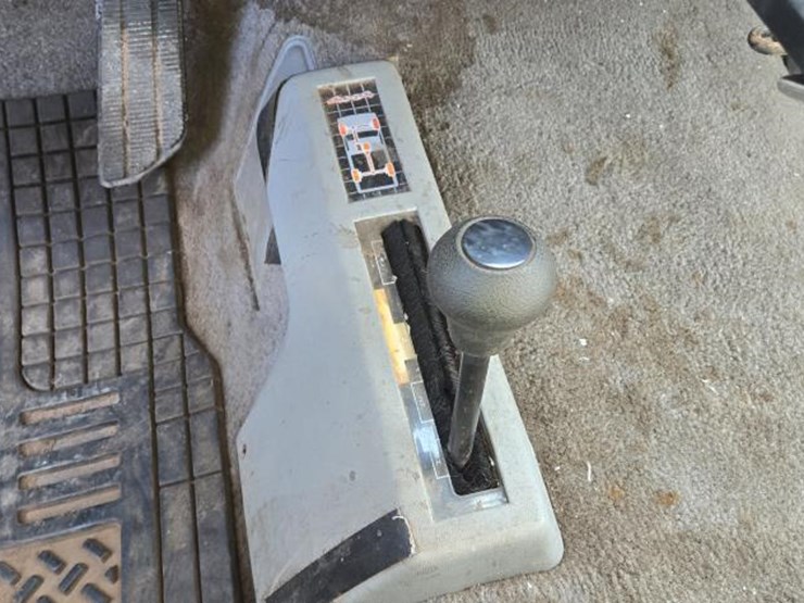 1994-chevrolet-silverado-image-27