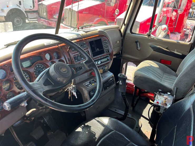 2001-mack-ch613-image-11