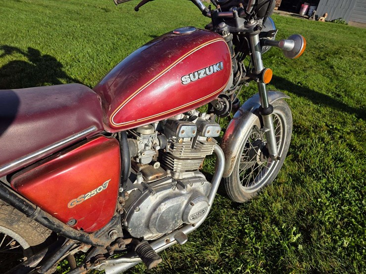 1980-suzuki-tscc-motorcycle,-shows-6,665-miles,-non-running,-history-is-unknown-*no-title-image-10