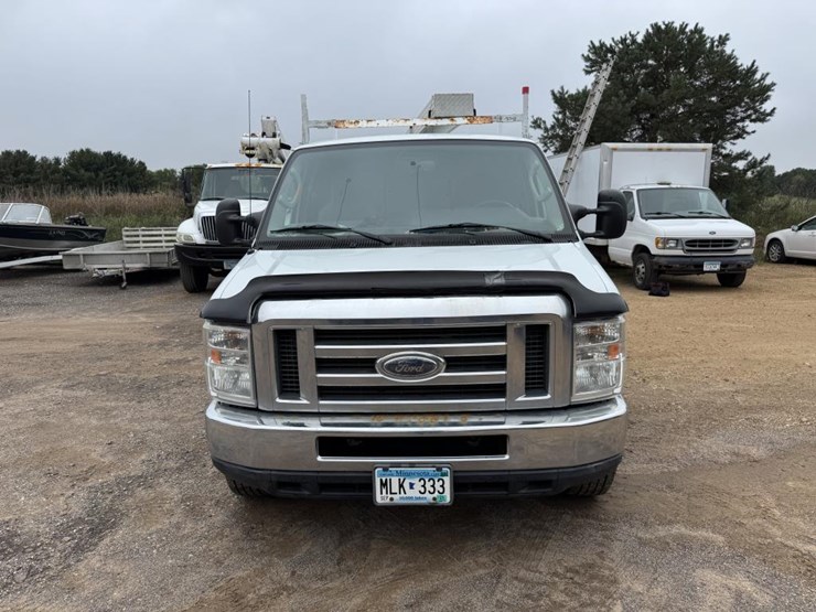 2013-ford-cargo-image-8