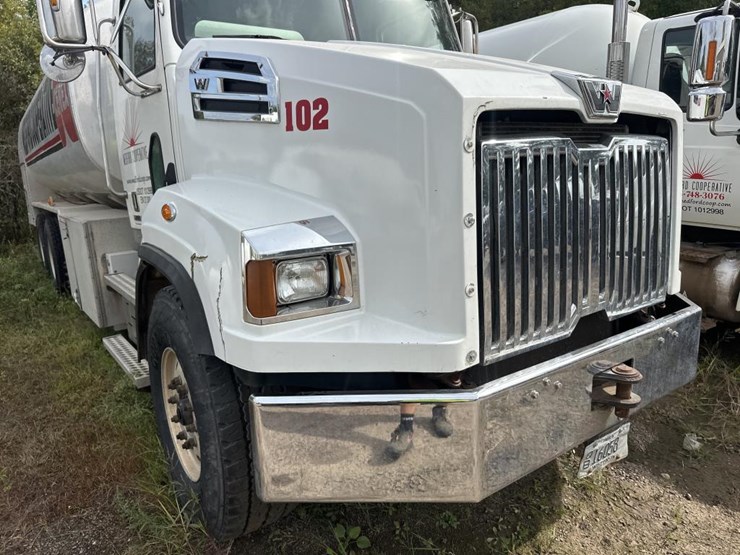 2015-western-star-4700sb-image-29