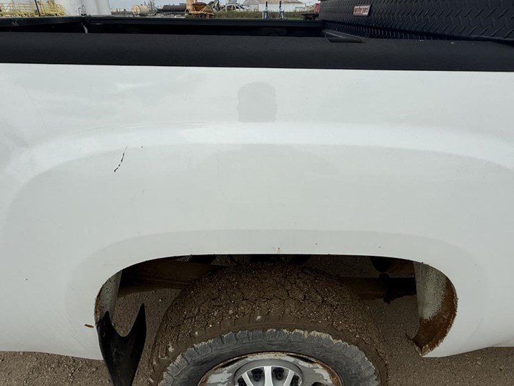 2011-gmc-2500hd-image-26