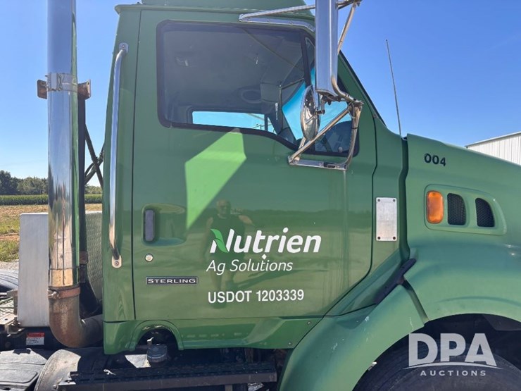 2004-sterling-day-cab-truck-(gp11427,-unit-31350)-image-46