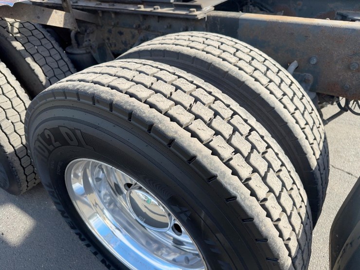 2007-kenworth-t800-image-19